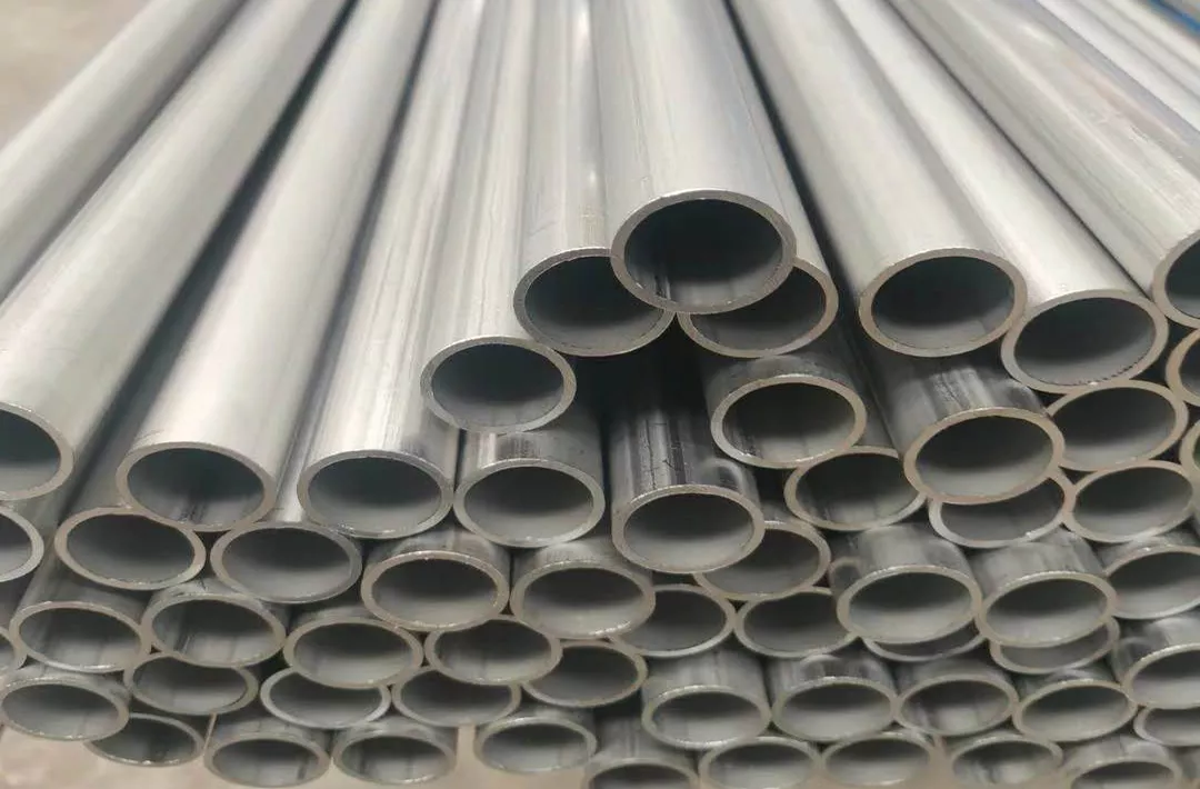 Seamless steel pipe factory witd modern production line and export-ready steel pipes