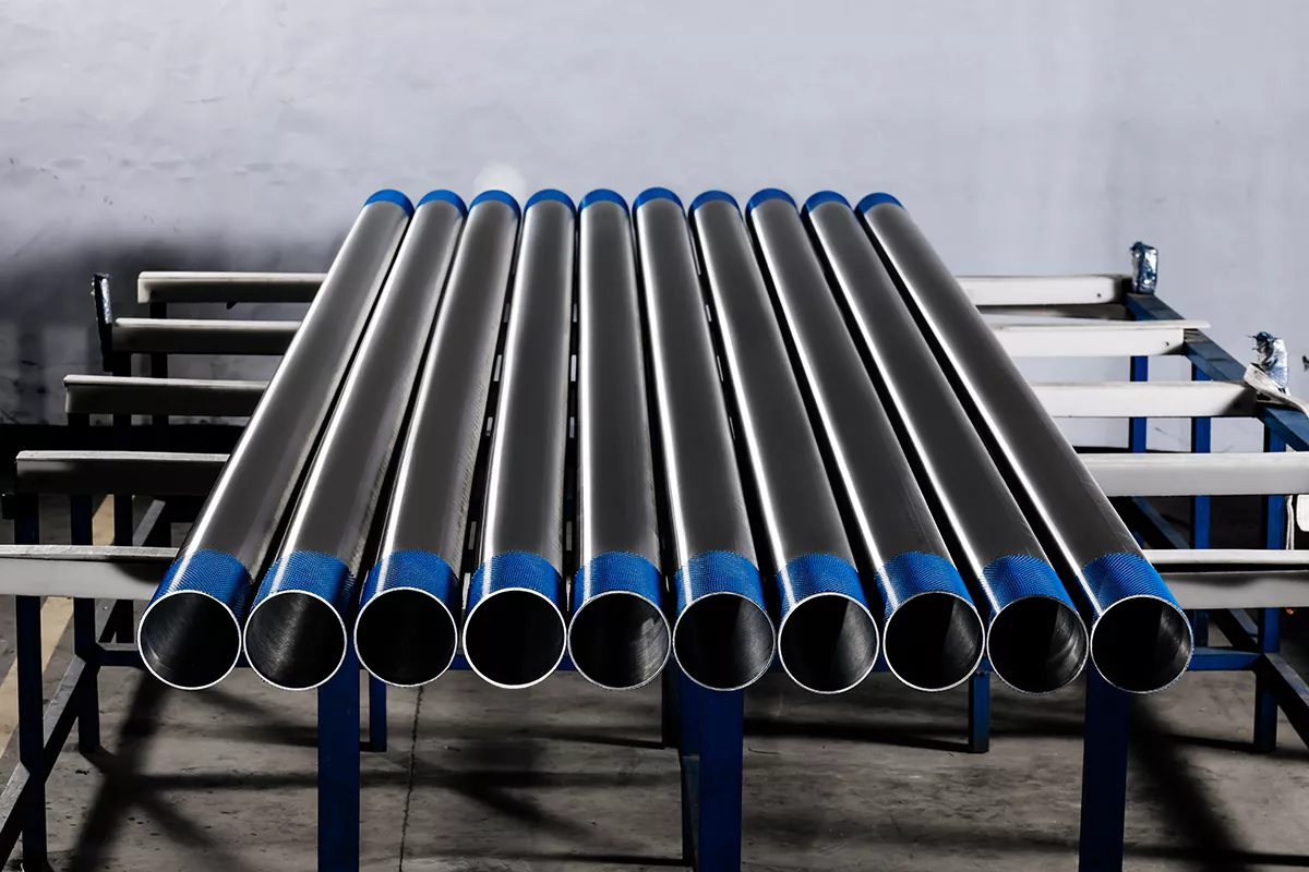 Seamless steel pipe factory witd modern production line and export-ready steel pipes