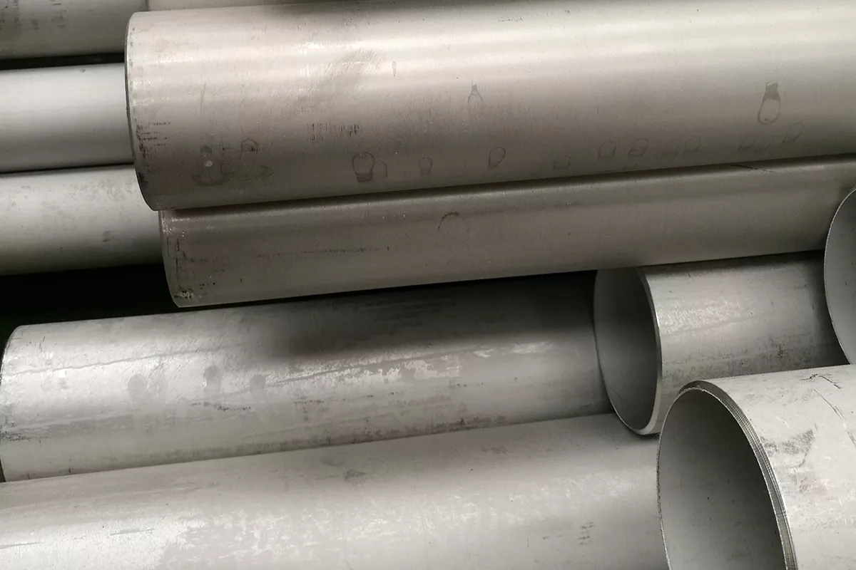 Seamless steel pipe factory witd modern production line and export-ready steel pipes